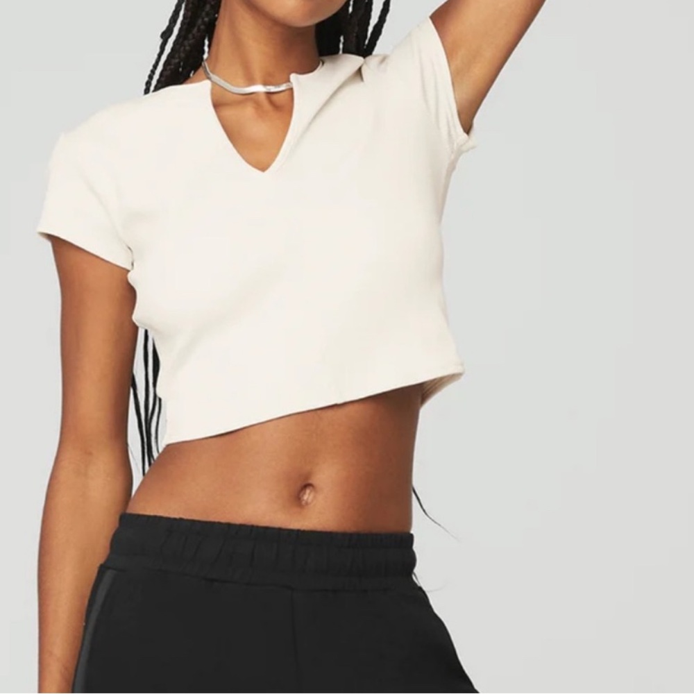ALO Yoga Ribbed Cropped Savy Short Sleeve
